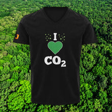 Afbeelding in Gallery-weergave laden, &#39;I LOVE CO2&#39;- T-Shirt V-hals (HEREN) - De Jensen Show